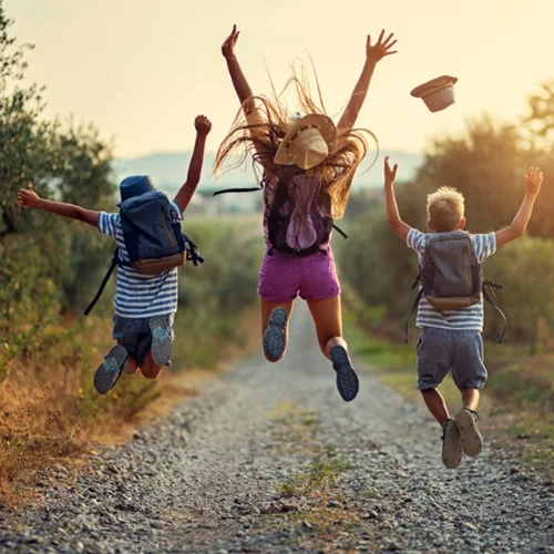 Πώς θα βοηθήσεις τα παιδιά σου να είναι ευτυχισμένα και αισιόδοξα!