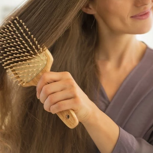 Μπερδεύονται διαρκώς τα μαλλιά; Ξέρουμε πώς μπορούν να γίνουν απαλά και σούπερ λαμπερά!