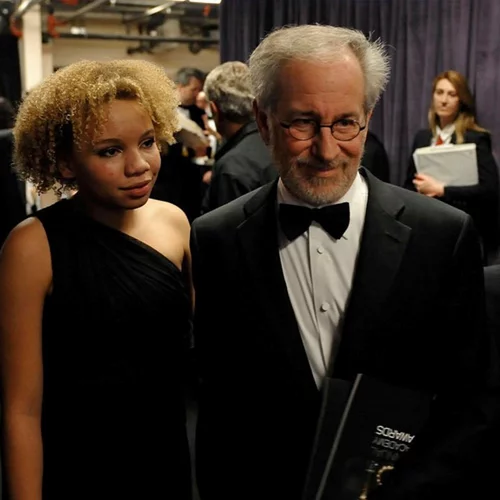 Η κόρη του Steven Spielberg έγινε πορνοστάρ | Η αντίδραση των γονιών της