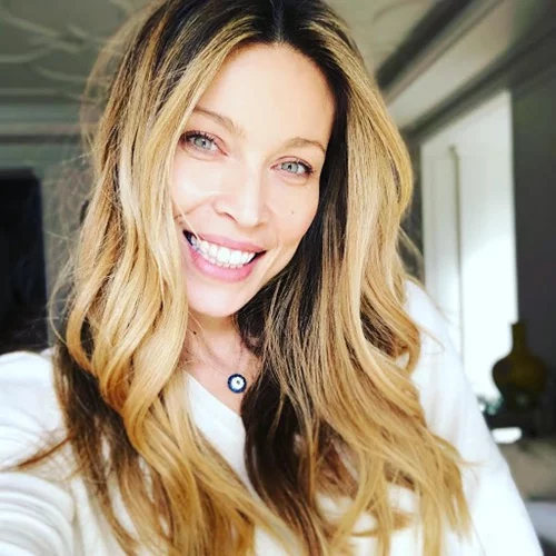 Για βαφή και κούρεμα | Αυτό είναι το νέο hair look της Μαριέττας Χρουσαλά