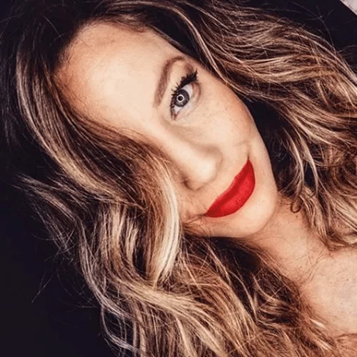 Εύα Τσάχρα | Το girly baby shower λίγο πριν γεννήσει