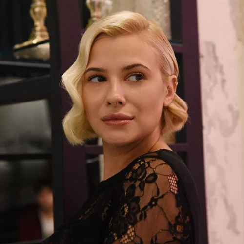 Λάουρα Νάργες | Η απάντηση σε follower που της είπε πως πρέπει οπωσδήποτε να χάσει κιλά