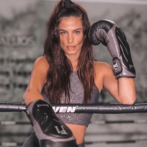 Αδύνατη με καμπύλες | Να πώς διατηρεί το σώμα της η Χριστίνα Μπόμπα (pics)