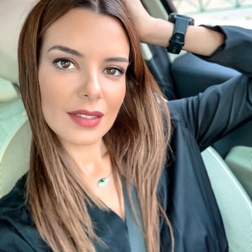 Στο κομμωτήριο για βαφή η Νικολέττα Ράλλη | Αυτό είναι το νέο της hair look