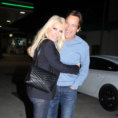 Η Ελένη Μενεγάκη στην τοποθεσία Χαλάνδρι | Το casual look και τα πειράγματα με τον Ματέο Παντζόπουλο