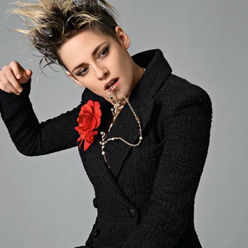 Από τα statement κοσμήματα μέχρι τις all time classic τσάντες, αυτά τα αξεσουάρ της Chanel θα κυριαρχήσουν την επόμενη σεζόν