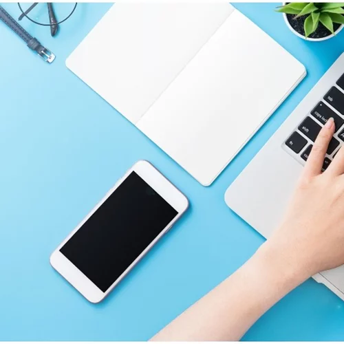 #WFH | Αντικείμενα που κάθε fashionista θα ήθελε στο γραφείο της