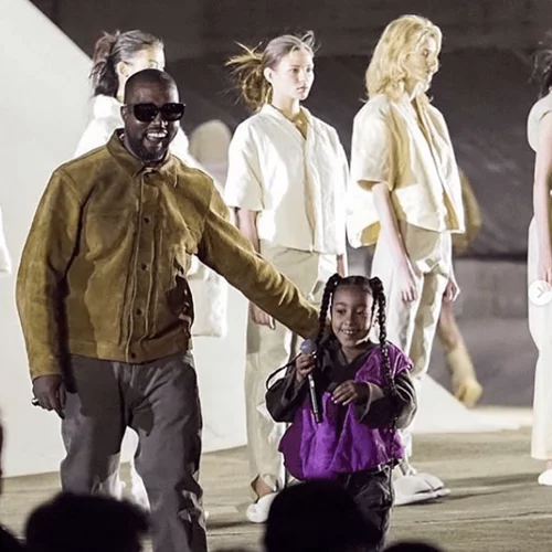 Η North εμφανίζεται στο νέο video clip του Kanye West