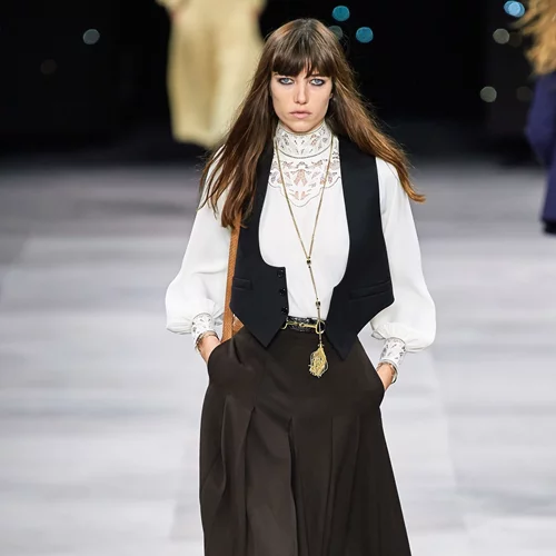 Celine | Θα παρουσιάσει ψηφιακά την SS21 συλλογή της από το Μονακό