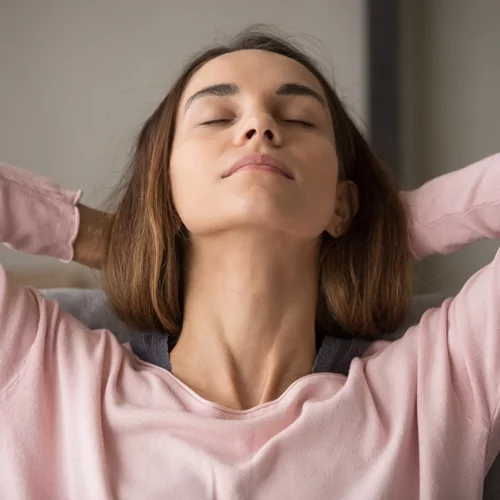 «Μένουμε Σπίτι» | Πέντε χρήσιμα tips για θετική ψυχολογία τις ημέρες αυτές