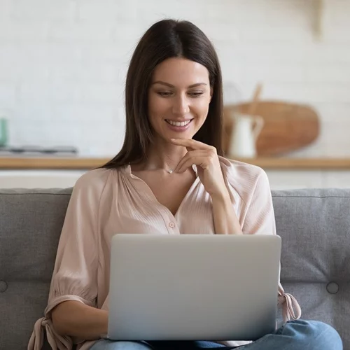 Το πιο εύκολο μακιγιάζ για τη δουλειά από το σπίτι και τα διαδικτυακά meetings