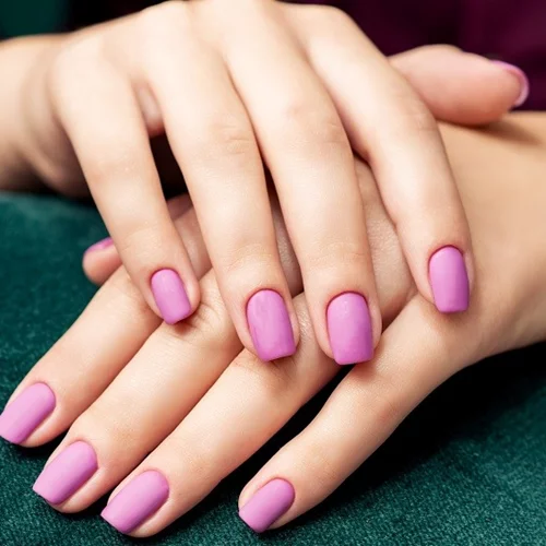 Βρήκαμε τον πιο έξυπνο τρόπο να διορθώσουμε το gel μανικιούρ μας