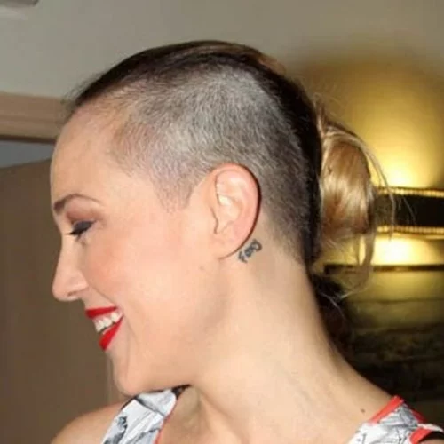 Ώρα για αλλαγές | Το αγορίστικο hair look της Πηνελόπης Αναστασοπούλου και ο λόγος που της ταιριάζει