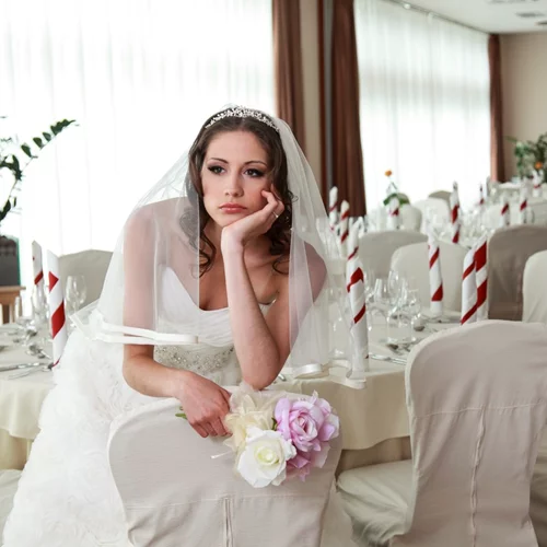Bride (not) to be | Διάσημη blogger αναβάλλει τον γάμο της λόγω κορονοϊού