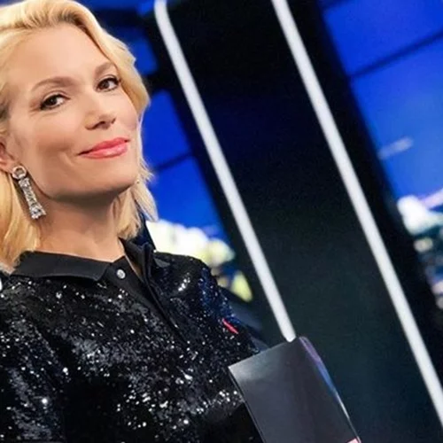 Η Βίκυ Καγιά πέτυχε ένα σωστό color blocking