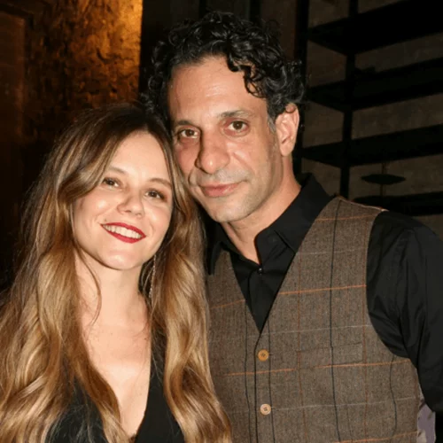 Γιώργος Χρανιώτης | Φωτογραφίζει τη σύζυγό του, Γεωργία Αβασκαντήρα, με μαγιό στην πισίνα (pic)