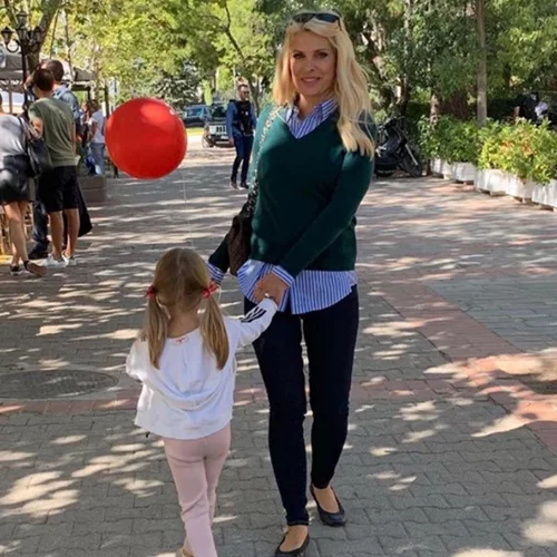 Γενέθλια Μαρίνας Παντζοπούλου | Οι οικογενειακές στιγμές, η εντυπωσιακή τούρτα και οι ευχές της Ελένης Μενεγάκη (pic)