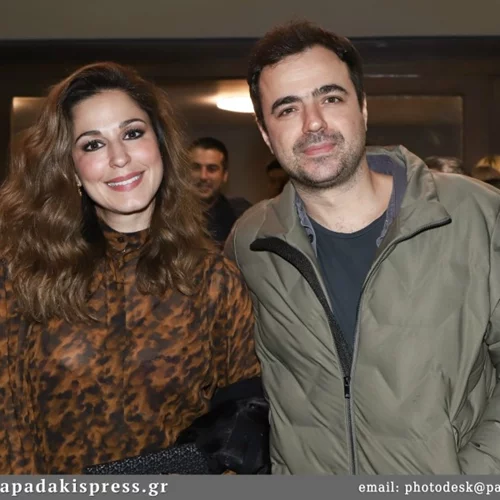 Κατερίνα Παπουτσάκη | Τι επέλεξε να φορέσει σε έξοδο με τον σύζυγό της