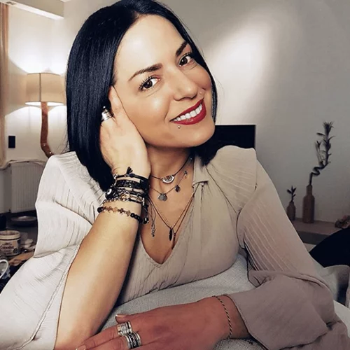 Ιωάννα Πηλιχού | Με πιο μακριά μαλλιά από ποτέ η «Εύα» από το «Ευτυχισμένοι μαζί»