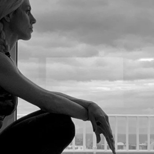 Ρούχα για το σπίτι | Το αθλητικό κομμάτι που επιλέγουν οι Ελληνίδες celebrities