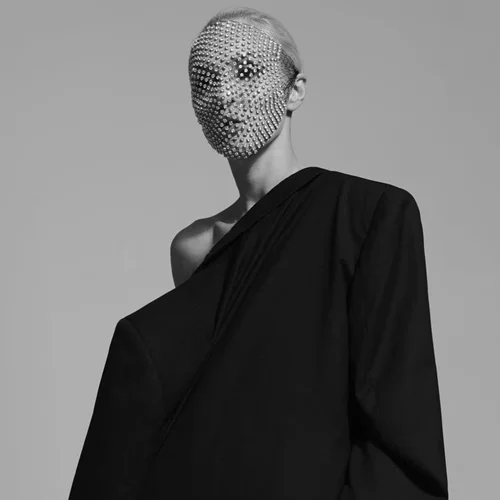 Τάμτα | To νέο της DIY video clip αποδεικνύει ότι είναι style icon