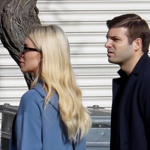 Κατερίνα Καινούργιου | Με casual look στην τελευταία της έξοδο με τον Φίλιππο Τσαγκρίδη πριν την απαγόρευση της κυκλοφορίας