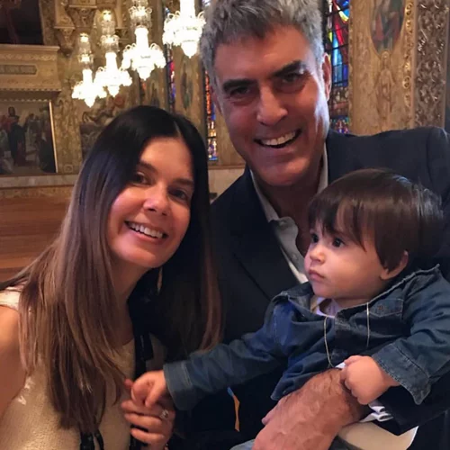 Κατερίνα Μουτσάτσου | Μιλάει για τη δύσκολη δεύτερη εγκυμοσύνη της, αλλά και τα «playdates» με τον Bradley Cooper