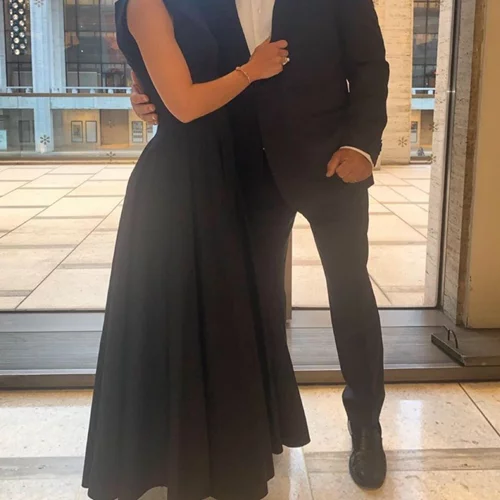 Baby Boom | Πασίγνωστο ζευγάρι περιμένει το πέμπτο παιδί του (video)