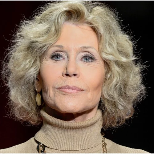 Jane Fonda | Φέρνει και πάλι στη μόδα τα iconic aerobics των '80s μέσα από το TikTok