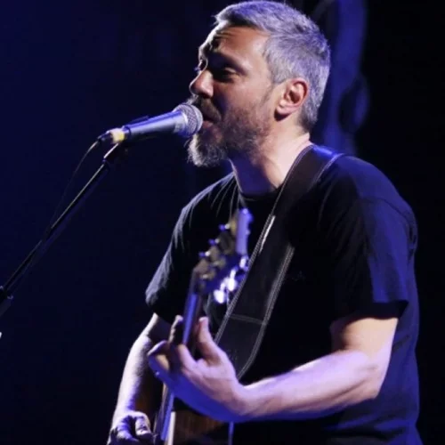 Αλκίνοος Ιωαννίδης | Τραγουδάει μαζί με τις κόρες του