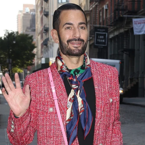 O Marc Jacobs σε ρόλο beauty vlogger