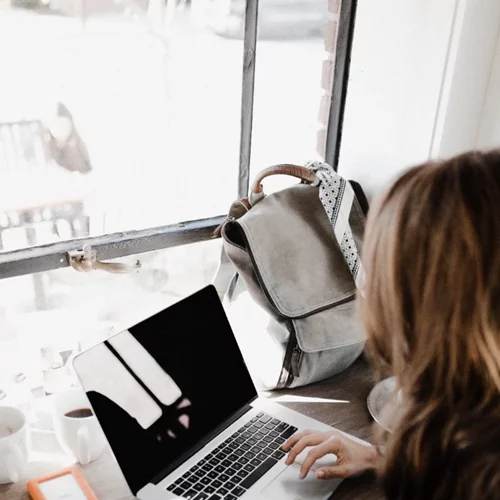 Το Youth Empowered και το Tipping Point στηρίζουν την ψηφιακή μετάβαση μαθητών και εκπαιδευτικών