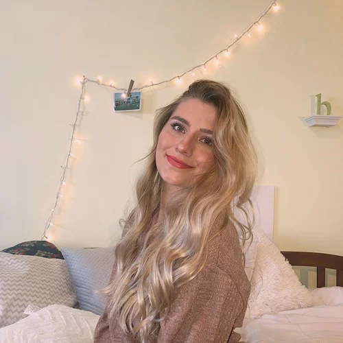 Έχεις δει το viral TikTok για το πώς να κάνεις μπούκλες χωρίς θερμότητα; Έχουμε σοκαριστεί με τα αποτελέσματα!