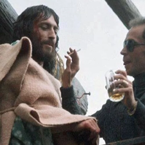 "Ο Ιησούς από τη Ναζαρέτ" | Η ιστορία πίσω από τη σκηνή του Σταυρού στην ταινία του Franco Zeffirelli