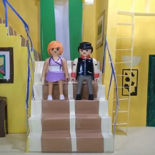 YouTuber αναβίωσε το «Κωνσταντίνου και Ελένης» με... Playmobil (vid)