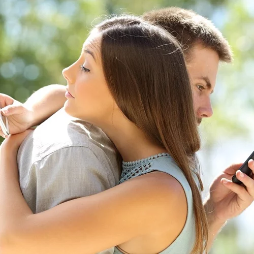 Ανάλυσέ το | Τι συμβαίνει με την απιστία; Γιατί απιστούμε και τι είναι η απιστία;