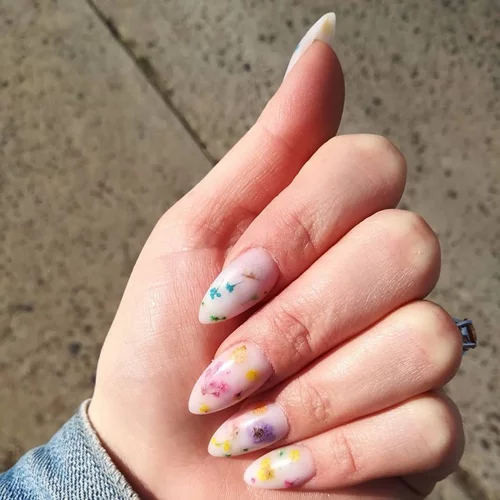 Milkbath nails | Το μανικιούρ που μοιάζει με απολαυστικό και χαλαρωτικό μπάνιο με γάλα