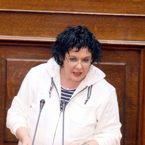 Λιάνα Κανέλλη | Εξηγεί γιατί δεν δίνει τον μισθό της