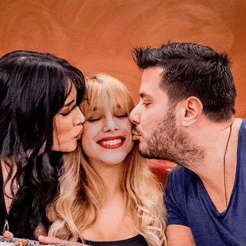 Η μοναχοκόρη γνωστής τραγουδίστριας έγινε 17 ετών και είναι μια κούκλα (pics)