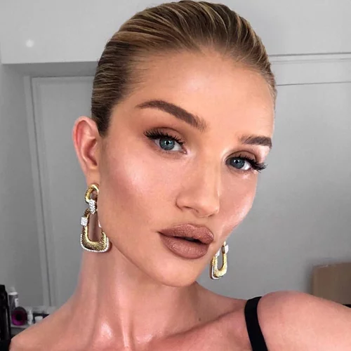 Beauty Checklist | 10 λογαριασμοί που πρέπει οπωσδήποτε να ακολουθήσεις στο Instagram αν αγαπάς το μακιγιάζ και τα μαλλιά