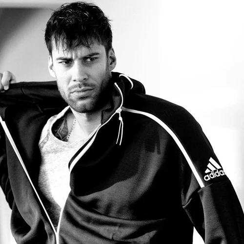 Γιώργος Πρίντεζης | Δώρισε δυο φορητούς αναπνευστήρες στο νοσοκομείου Σύρου