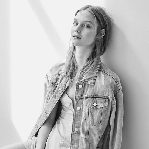 Όλα τα jeans που χρειάζεσαι είναι στην ανοιξιάτικη συλλογή της Stradivarius