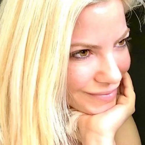 Αντελίνα Βαρθακούρη | Πώς είναι τα μαλλιά της μετά από τόσες μέρες στην καραντίνα