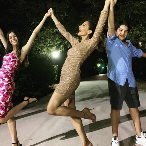 Δέσποινα Βανδή | Ο γιος της γιορτάζει και μοιράζεται κάποιες σπάνιες φωτογραφίες του