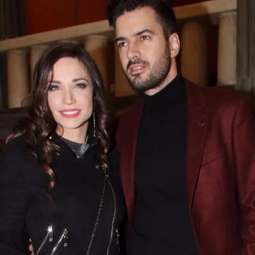 Κατερίνα Γερονικολού - Γιάννης Τσιμιτσέλης | «Ραντεβού» στο σαλόνι τους για κρασί (pic)