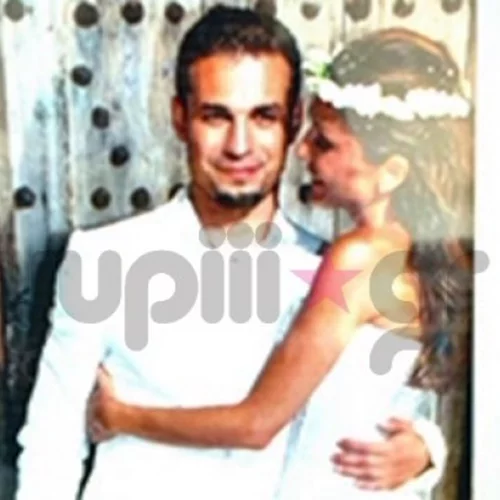 Θυμόμαστε: Η μοναδική φωτογραφία από τον γάμο της Δέσποινας Βανδή με τον Ντέμη Νικολαΐδη