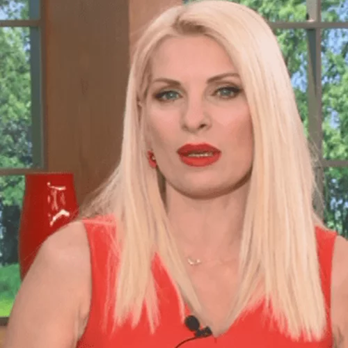 Ελένη Μενεγάκη | Η τρυφερή εξομολόγηση & η συγκίνηση για τη μητέρα της που βρίσκεται σε καραντίνα