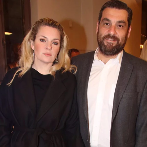 Ελισάφετ Μουτάφη | Η άβαφη ρίζα και το κούρεμα που έκανε εν μέσω καραντίνας