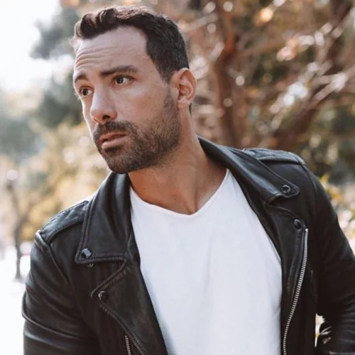 Σάκης Τανιμανίδης | Φωτογραφίζεται αγκαλιά με τη νεογέννητη κόρη του