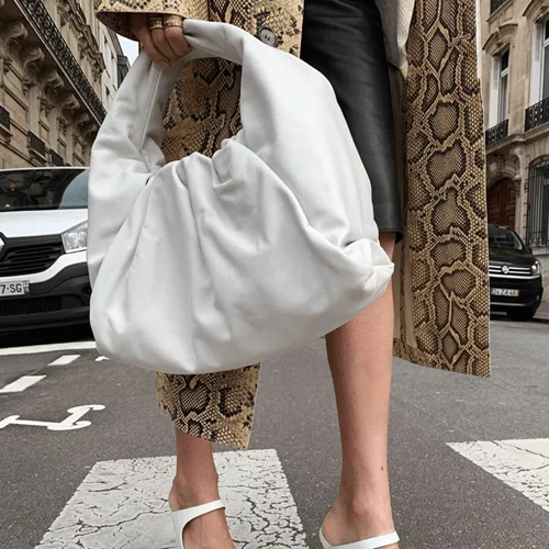 10 πέδιλα με χαμηλό τακούνι που κοστίζουν κάτω από 100 ευρώ